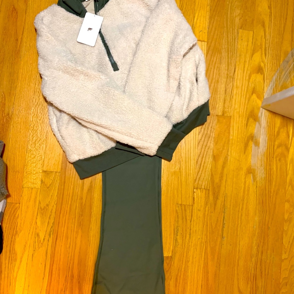 Brand new XL fabletics set